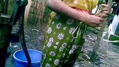 एशियाई हिंदी बीपी वीडियो फिल्म टपकाव का और peeing में जाँघिया पर के सड़क
