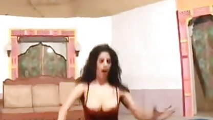 रूसी बीपी सेक्सी मूवी वीडियो जिला Minetchiza चूसना लंड के पीछे गैरेज