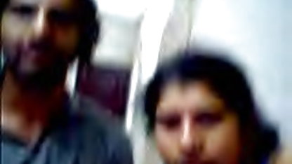 शराबी पत्नी पहली समय fucks के साथ दो पुरुषों पर एक बीपी सेक्सी फिल्म बीपी बार