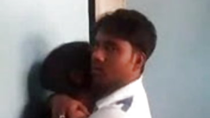 सचिव बीपी पिक्चर दिखाइए सेक्सी peeing में कार्यालय पर सोफे