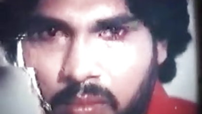 पति फिल्माया पर फोन के रूप में सेक्सी फिल्म बीपी हिंदी में fucks मालकिन closeup