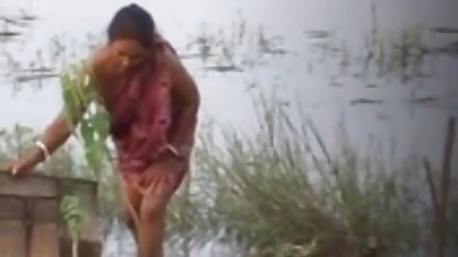सास-बहू भविष्य बीपी सेक्सी मूवी सेक्सी के दामाद के साथ ओरल और योनि सेक्स में मशगूल हैं ।