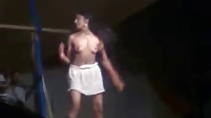मेरे पत्नी के सेक्सी पिक्चर बीपी एचडी वीडियो साथ बड़े स्तनों masturbates के तहत एक झरना में Abkhazia