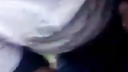 रूसी busty लड़की सेक्सी पिक्चर बीपी वीडियो pisses पर एक बेंच पर के सड़क