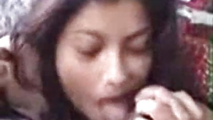 पति पर डाल दिया और उसकी पत्नी के साथ Shagges कैमरे पर शूटिंग इंग्लिश बीपी ब्लू सेक्सी