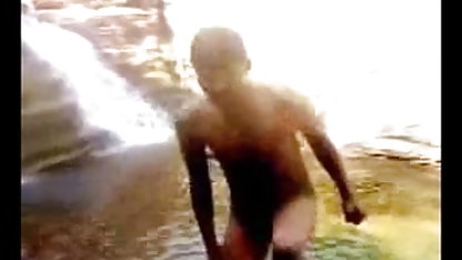 स्लिम काले महिला बैठता है के सेक्सी एचडी बीपी फिल्म चेहरे पर के आदमी और बनाता है चाटना के भगशेफ