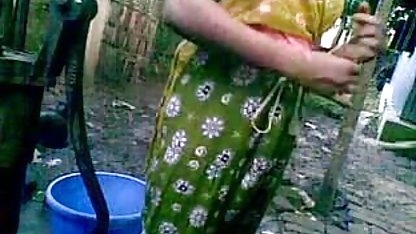 Fucks पतला लाल में चूत ब्लू ब्लू बीपी और कमिंग पर उसके पेट