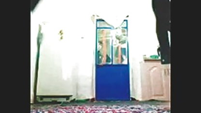 लेस्बियन सुनहरे एक्स एक्स एक्स बीपी फिल्म बालों वाली और काले बाल वाली peeing पर प्रत्येक अन्य