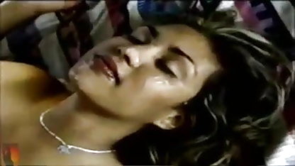फुकेत में एक थाई वेश्या किराए पर लिया और उसे होटल सेक्सी ब्लू पिक्चर बीपी में fucks