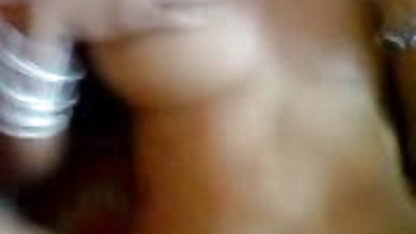 Domina बंधे एक आदमी और fucks उसके में इंग्लिश बीपी सेक्सी फिल्म के गांड के साथ अपने हाथ