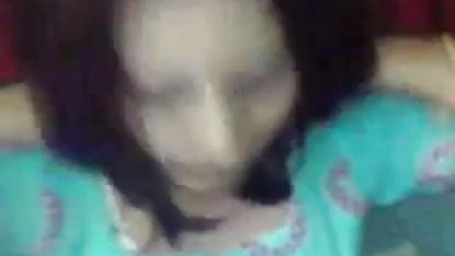 लंबे पैरों रूसी सुनहरे बालों वाली छूत खुद के साथ बीपी फिल्म सेक्सी एक रबर कम्पन या उत्तेजना यन्त्र