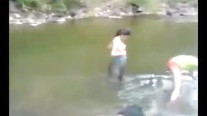पतला पत्नी गुलाम में सामने के उसके पति के साथ एक झूठ में उसके मुंह और बीपी सेक्स पिक्चर कान पर उसके सिर
